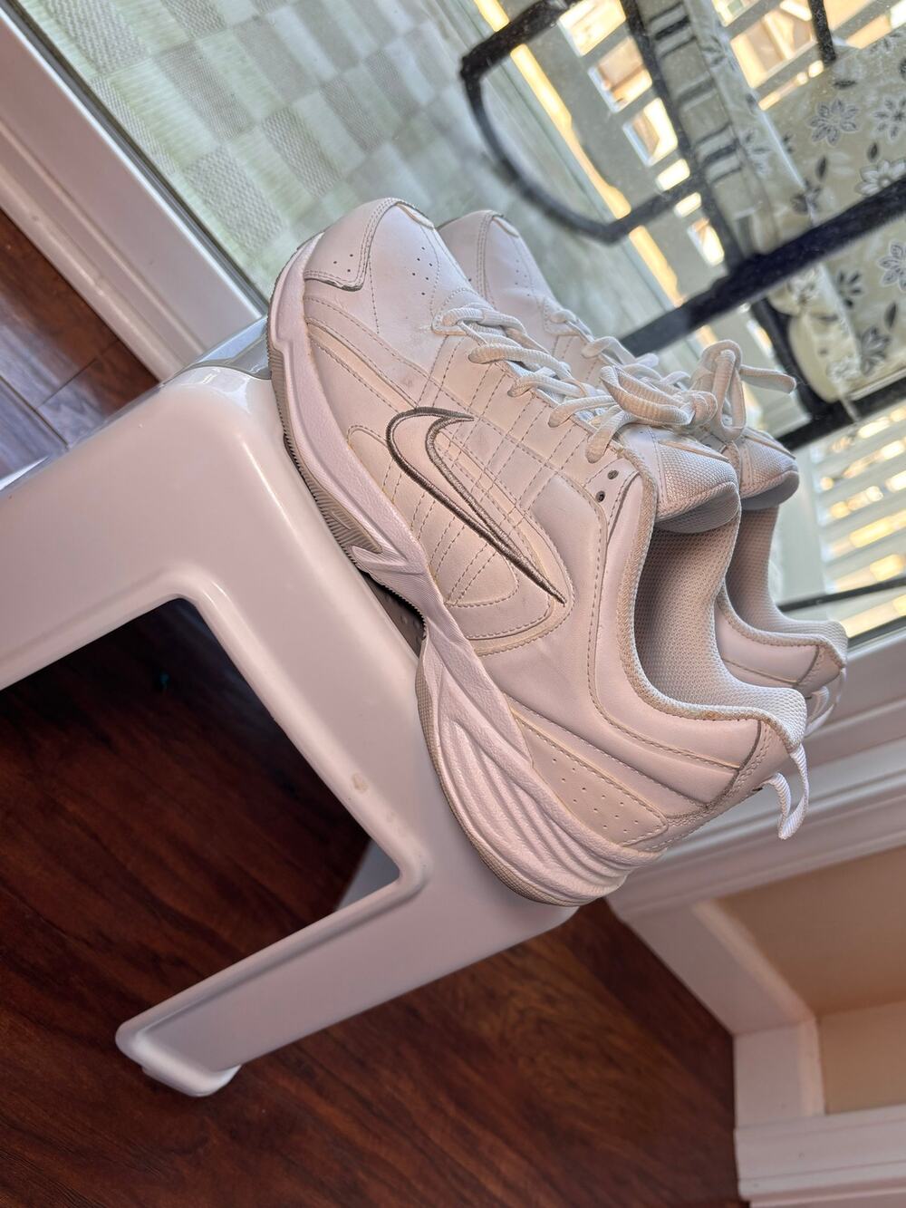 Nike T-Lite VIII Women’s Size 8 White Leather Training Walking Sneaker